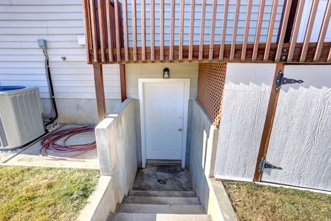 Tiny photo for 1330 N 800 W, Mapleton, UT 84664 (MLS # 2133048)