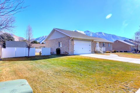 Tiny photo for 1330 N 800 W, Mapleton, UT 84664 (MLS # 2133048)