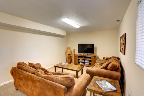Tiny photo for 1330 N 800 W, Mapleton, UT 84664 (MLS # 2133048)