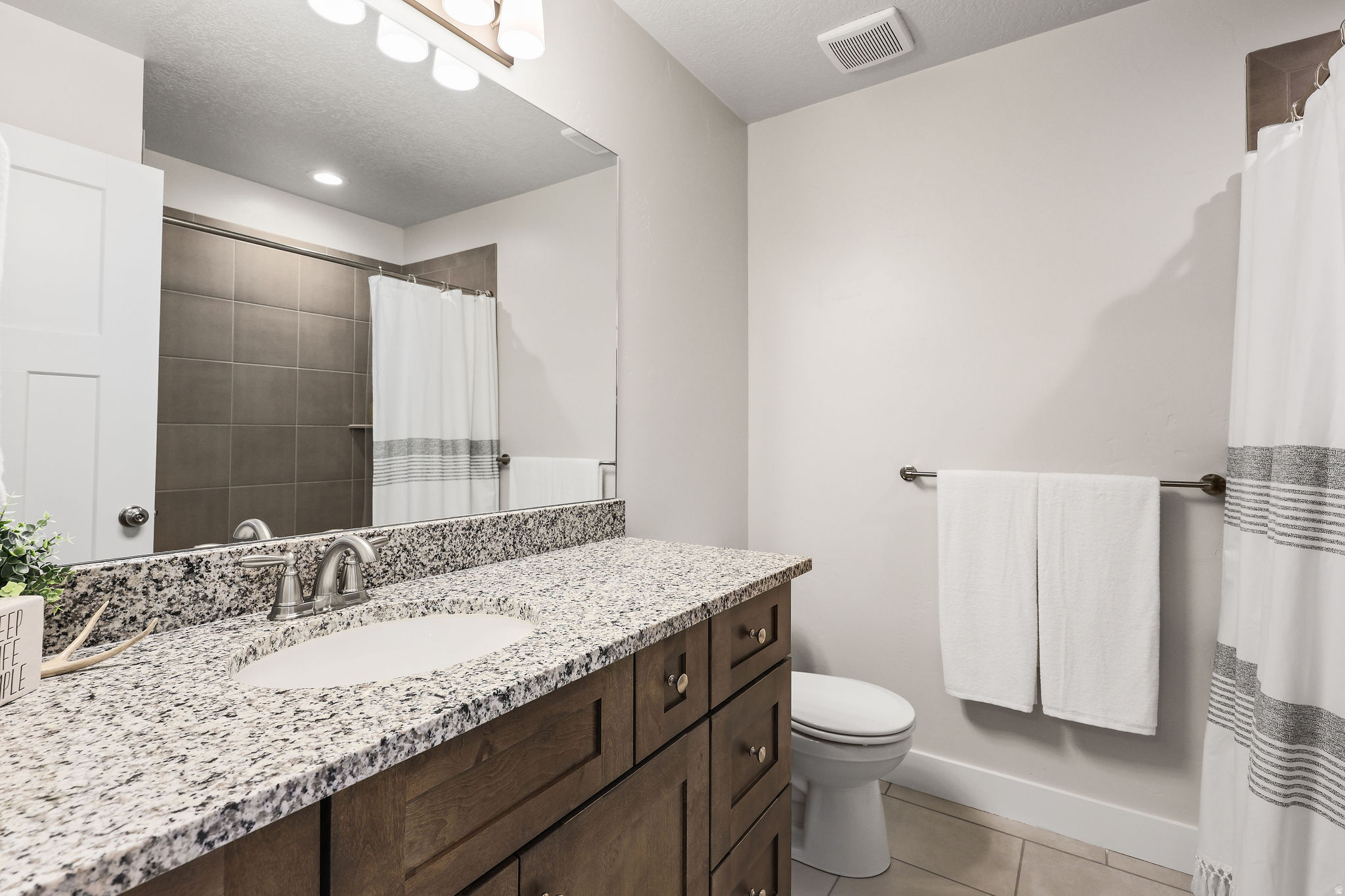 RIVERSTONE TOWNHOMES PHASE 3 - Residential