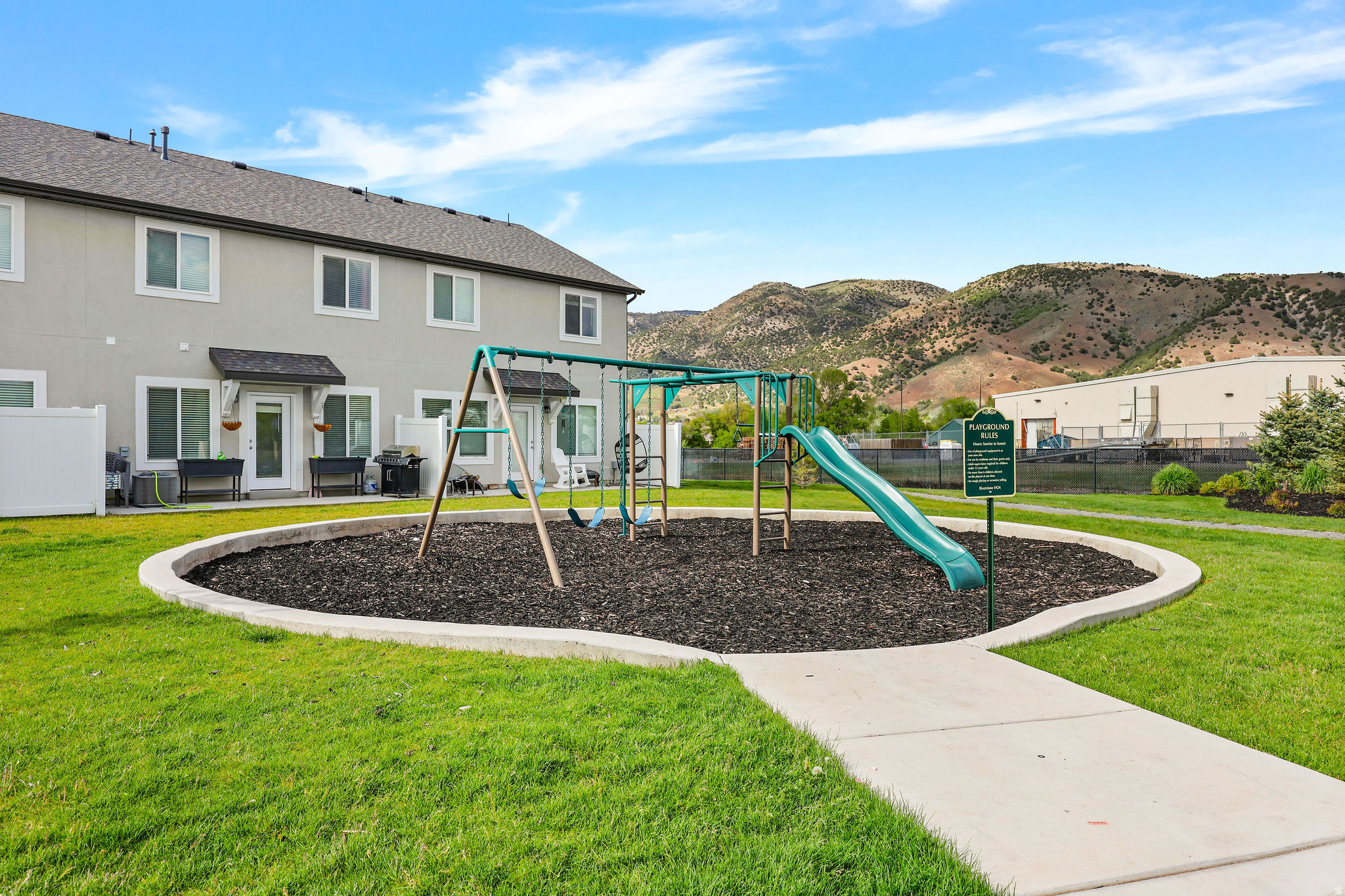 RIVERSTONE TOWNHOMES PHASE 3 - Residential
