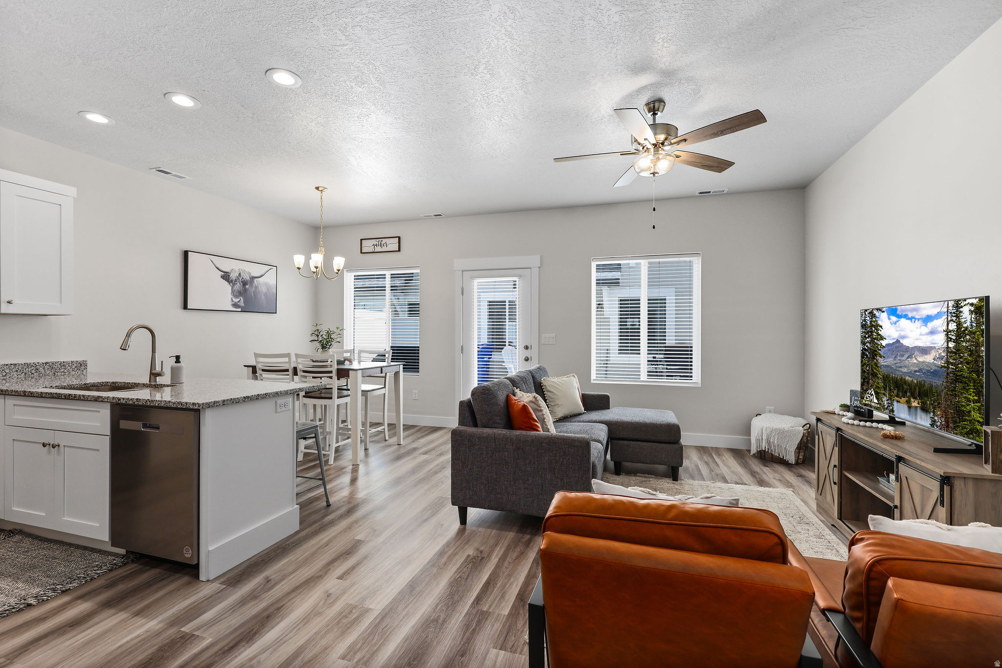 RIVERSTONE TOWNHOMES PHASE 3 - Residential