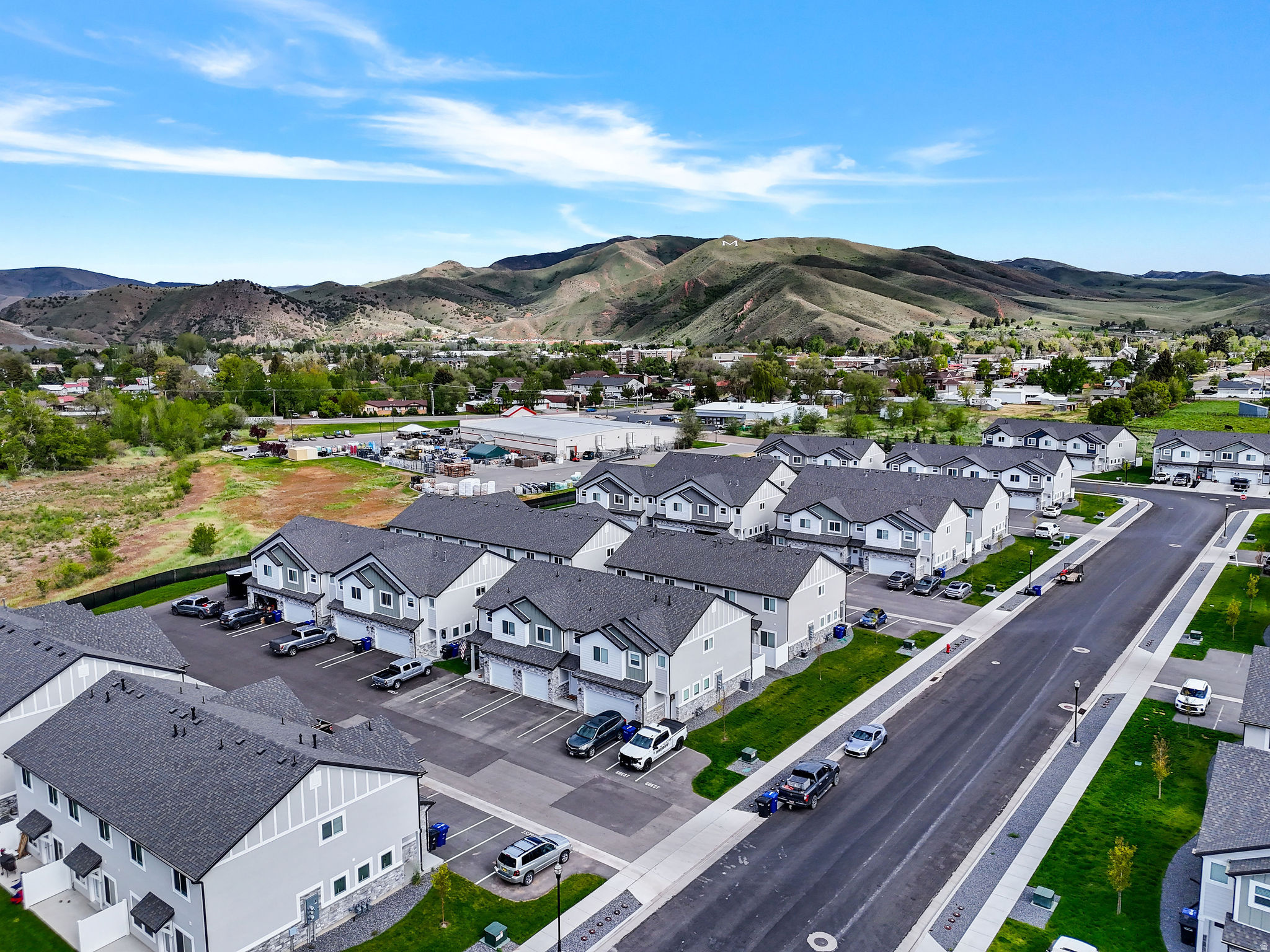 RIVERSTONE TOWNHOMES PHASE 3 - Residential