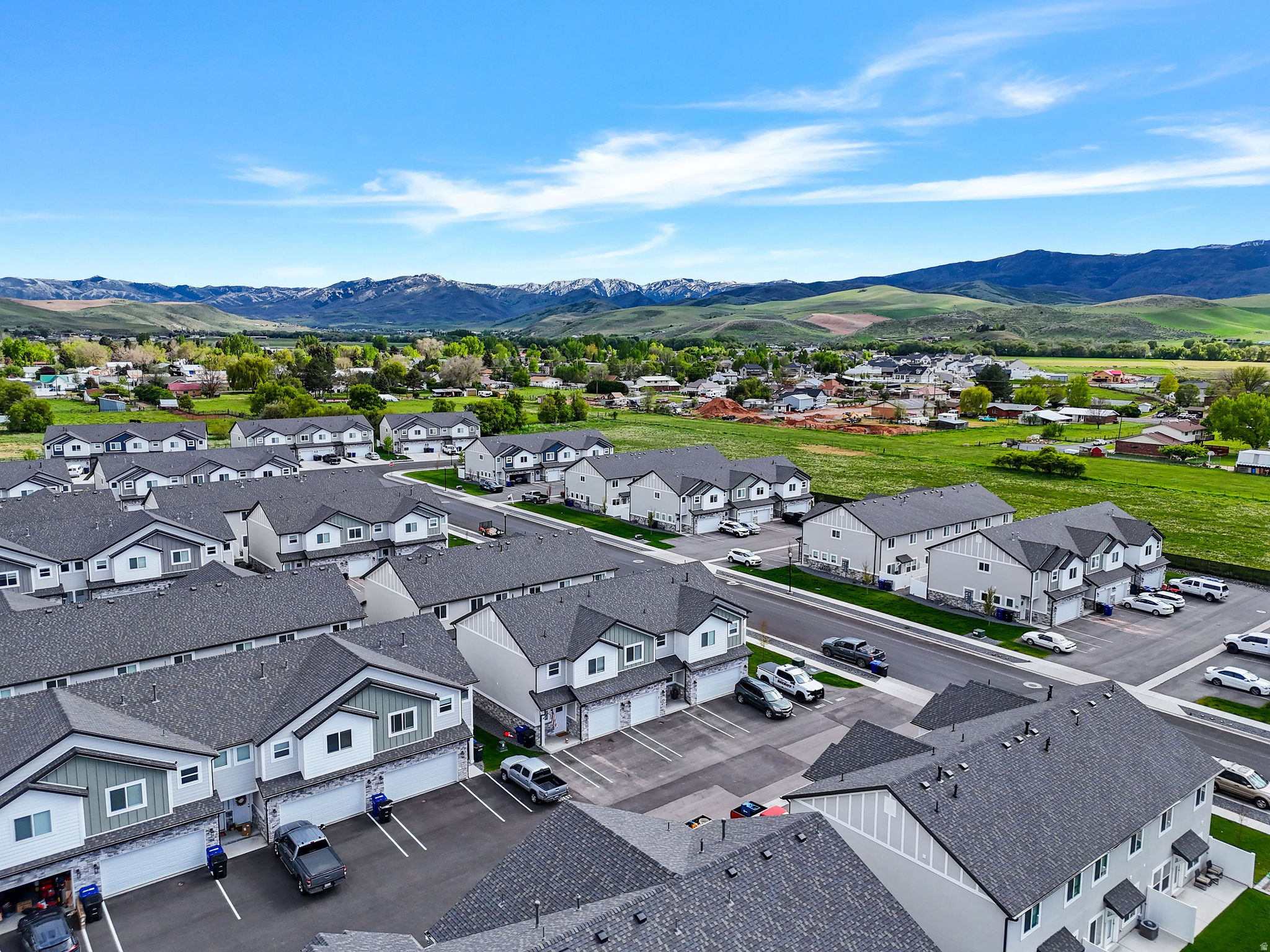 RIVERSTONE TOWNHOMES PHASE 3 - Residential