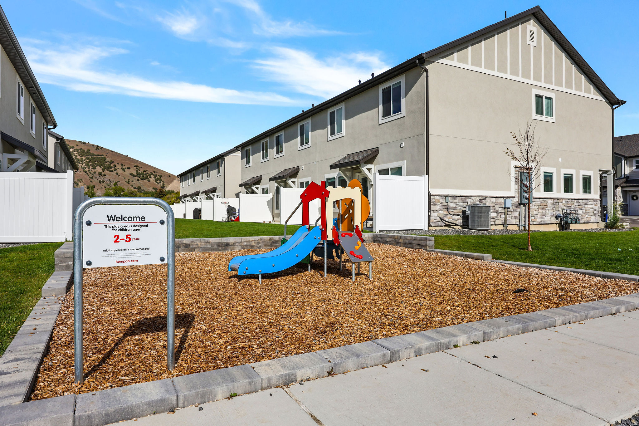 RIVERSTONE TOWNHOMES PHASE 3 - Residential