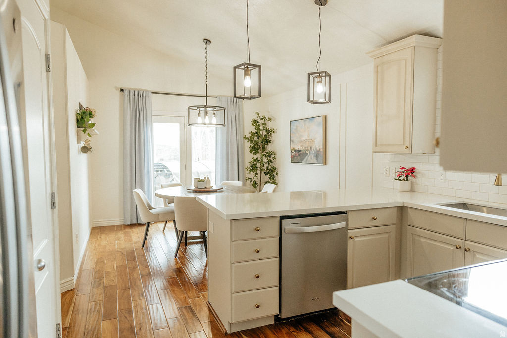 HERRIMAN VILLAGE - Residential