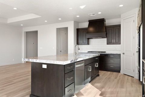 Tiny photo for 31 W CAMINO OSO DR, Washington, UT 84780 (MLS # 2147005)