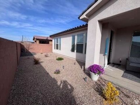 Tiny photo for 31 W CAMINO OSO DR, Washington, UT 84780 (MLS # 2147005)