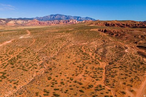 Tiny photo for 31 W CAMINO OSO DR, Washington, UT 84780 (MLS # 2147005)