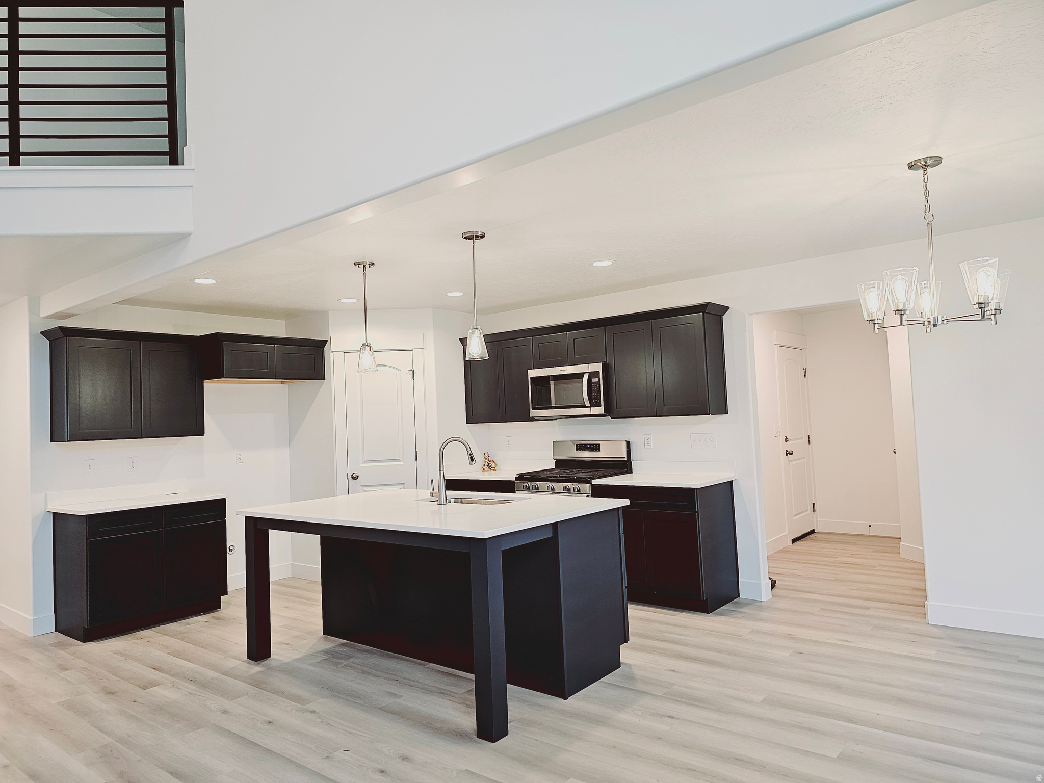 MOUNTAIN RIDGE - Residential
