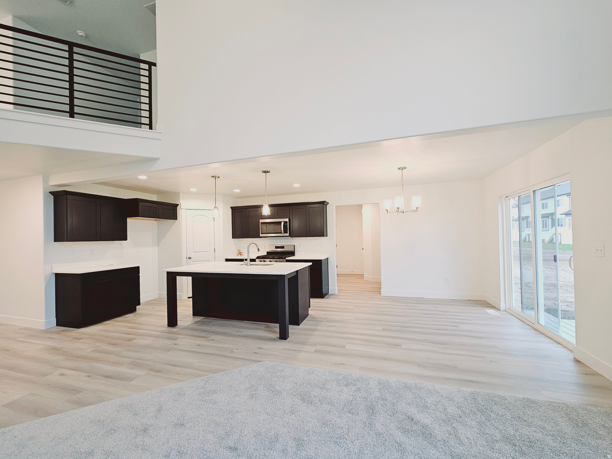 MOUNTAIN RIDGE - Residential