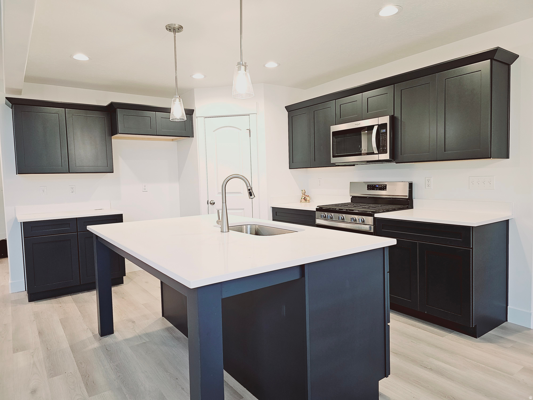 MOUNTAIN RIDGE - Residential