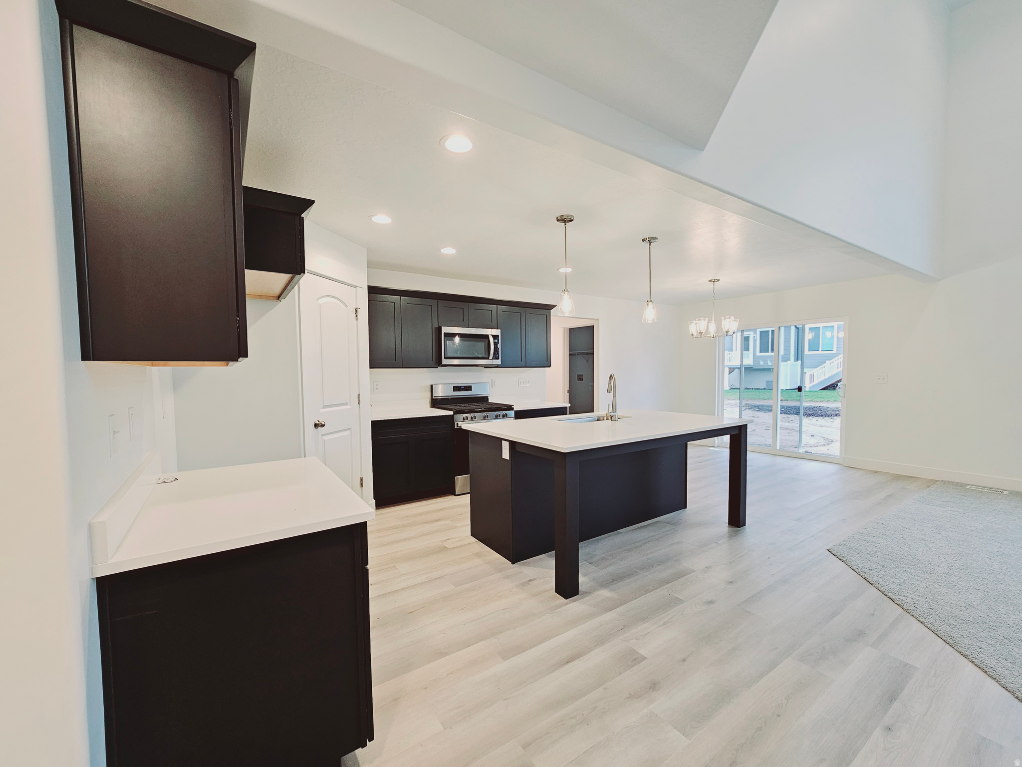 MOUNTAIN RIDGE - Residential