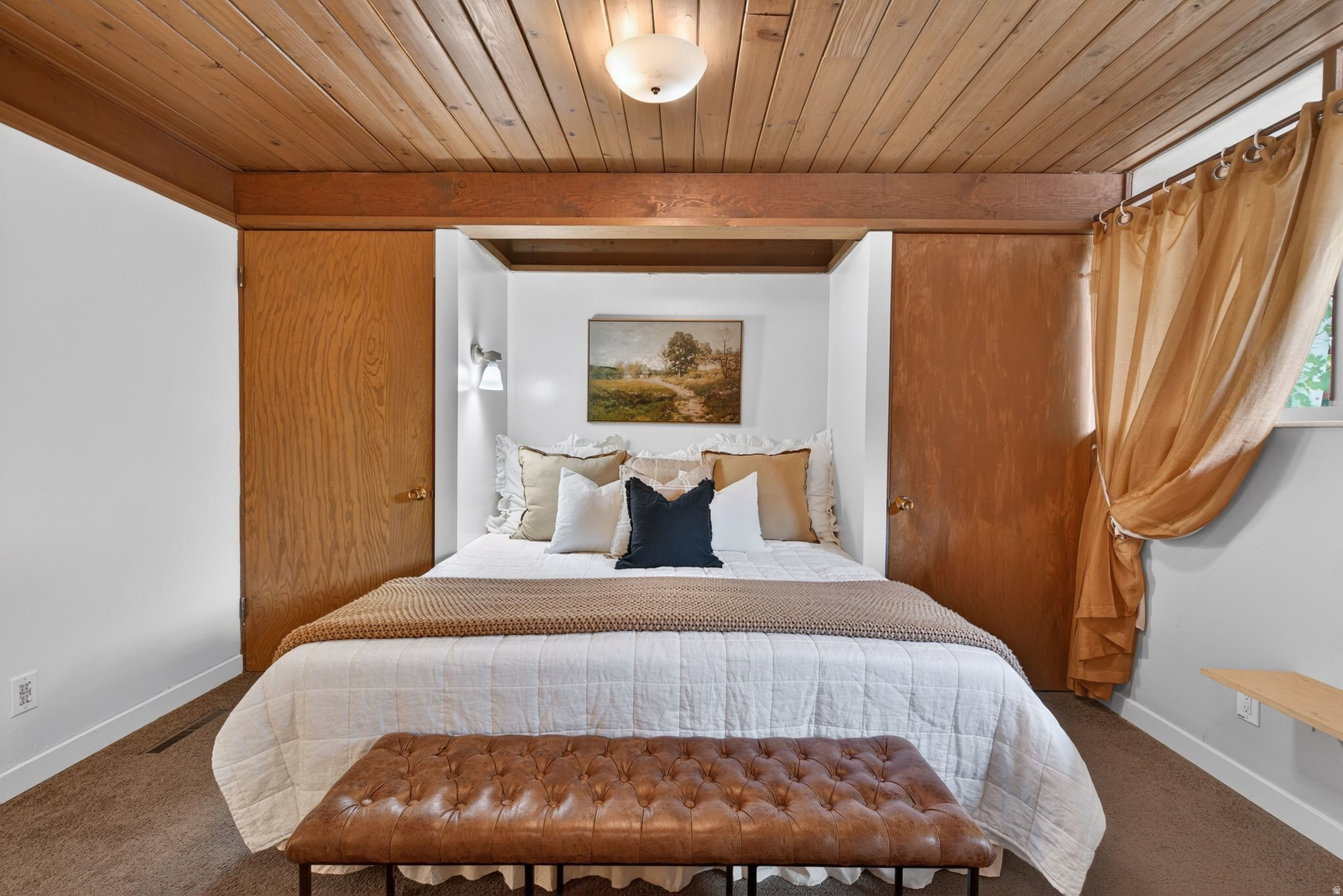 CEDAR CIRCLE - Residential