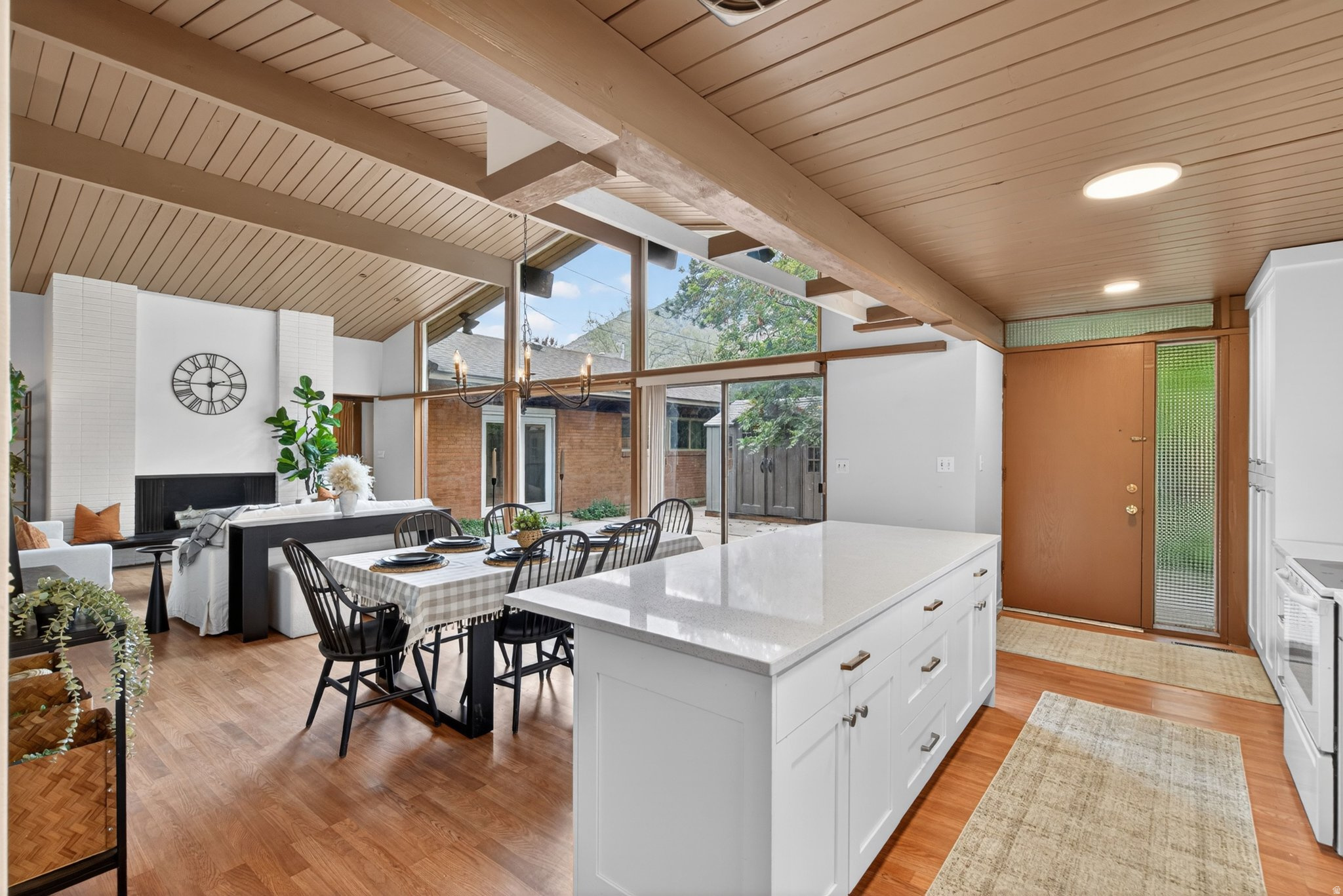 CEDAR CIRCLE - Residential