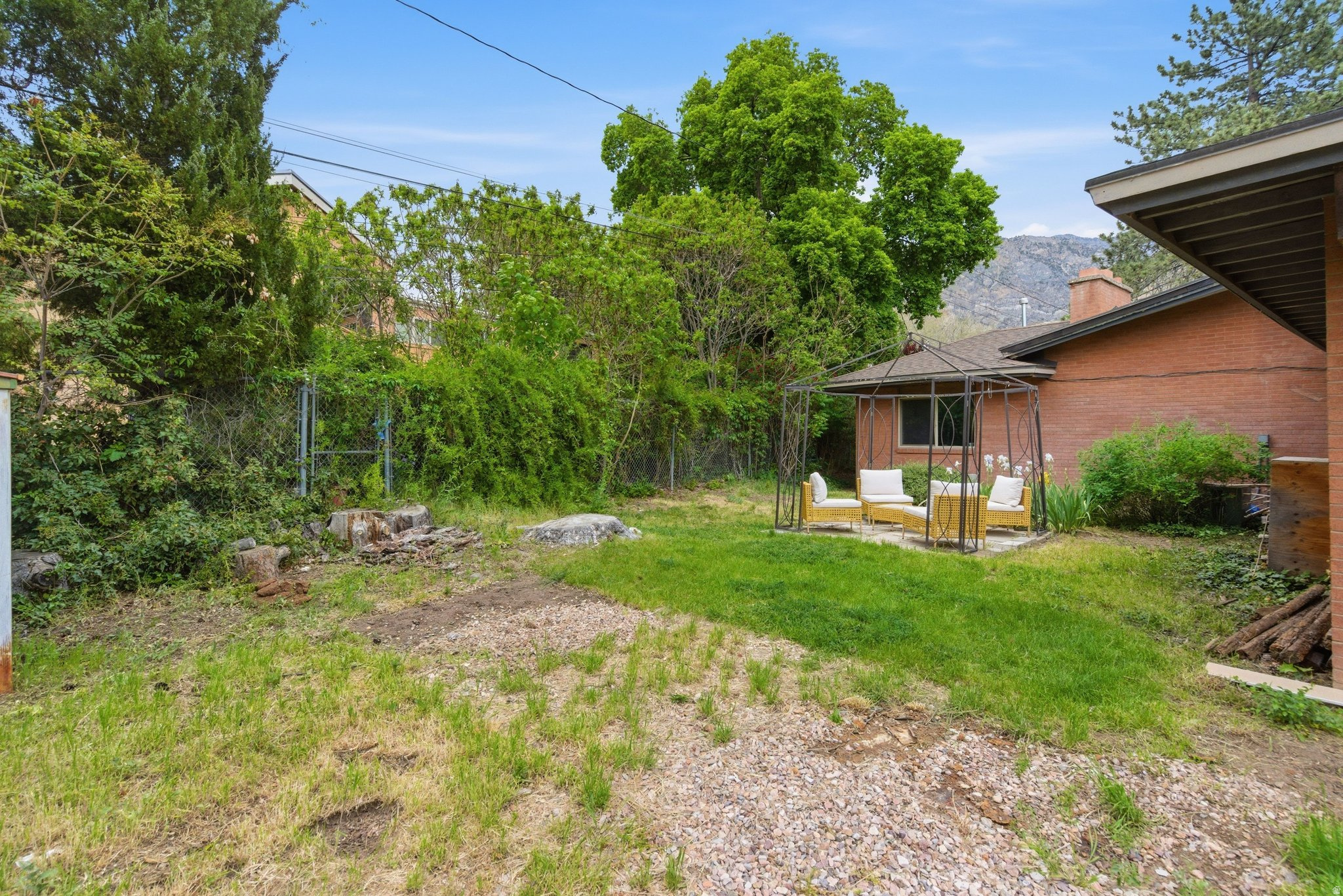 CEDAR CIRCLE - Residential