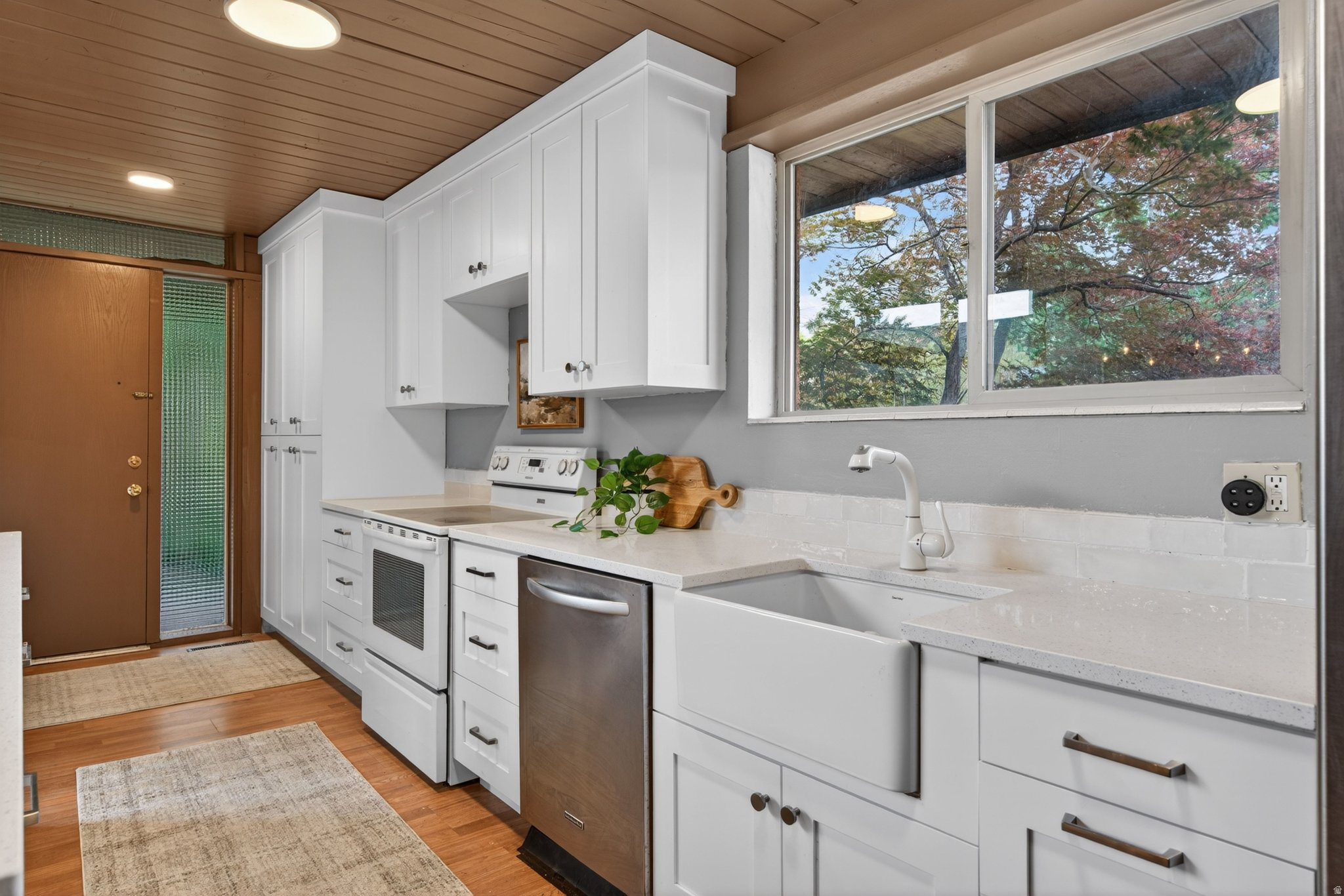 CEDAR CIRCLE - Residential