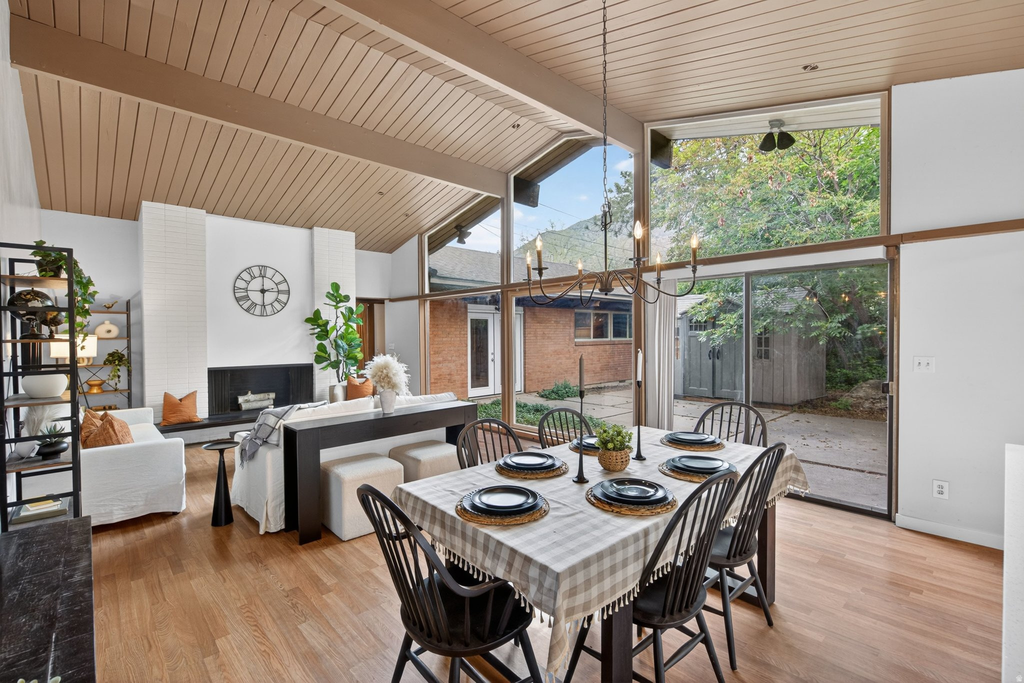 CEDAR CIRCLE - Residential