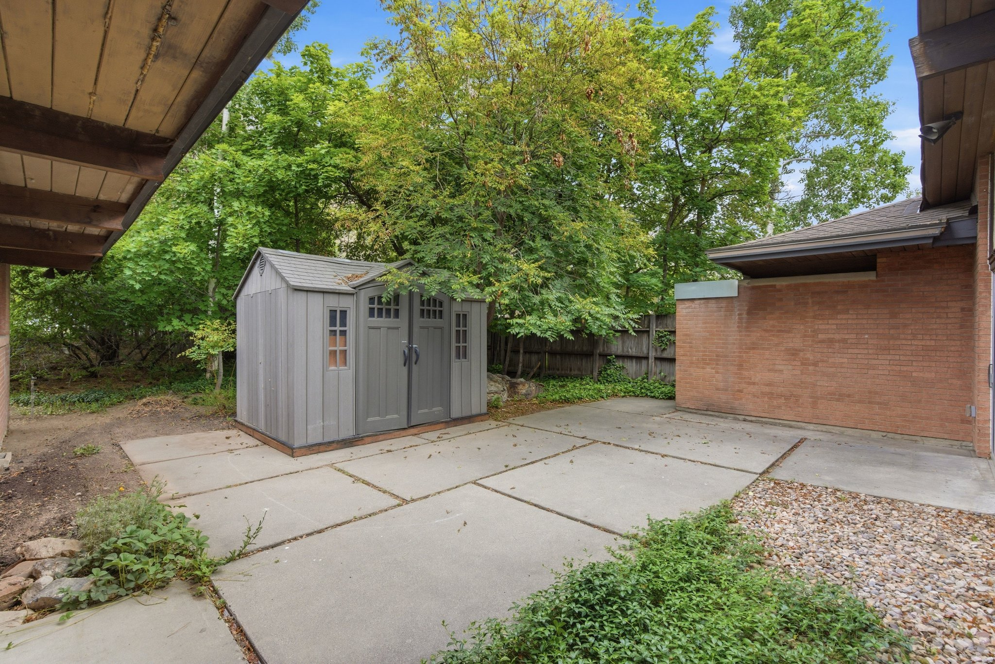 CEDAR CIRCLE - Residential