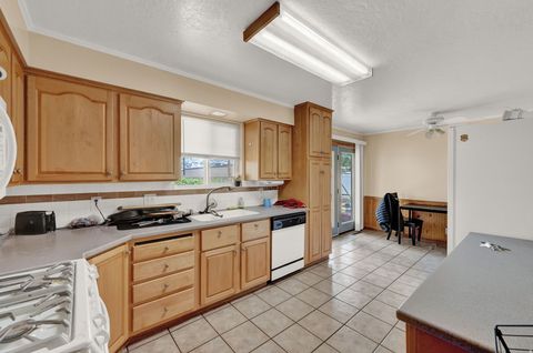 Tiny photo for 927 E 5650 S, Murray, UT 84121 (MLS # 2121093)