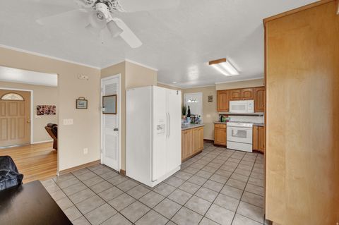 Tiny photo for 927 E 5650 S, Murray, UT 84121 (MLS # 2121093)