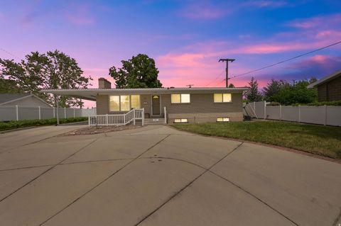 Tiny photo for 927 E 5650 S, Murray, UT 84121 (MLS # 2121093)