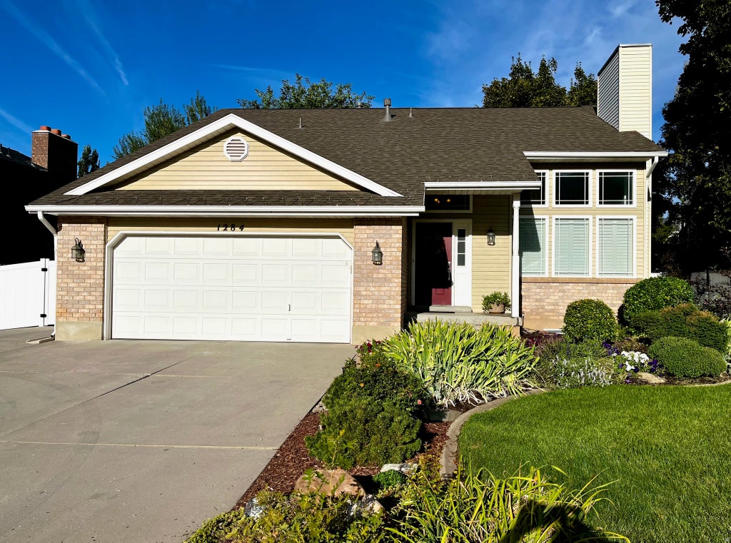 Photo of 1284 S 500 E, Kaysville, UT 84037 (MLS # 2184134)