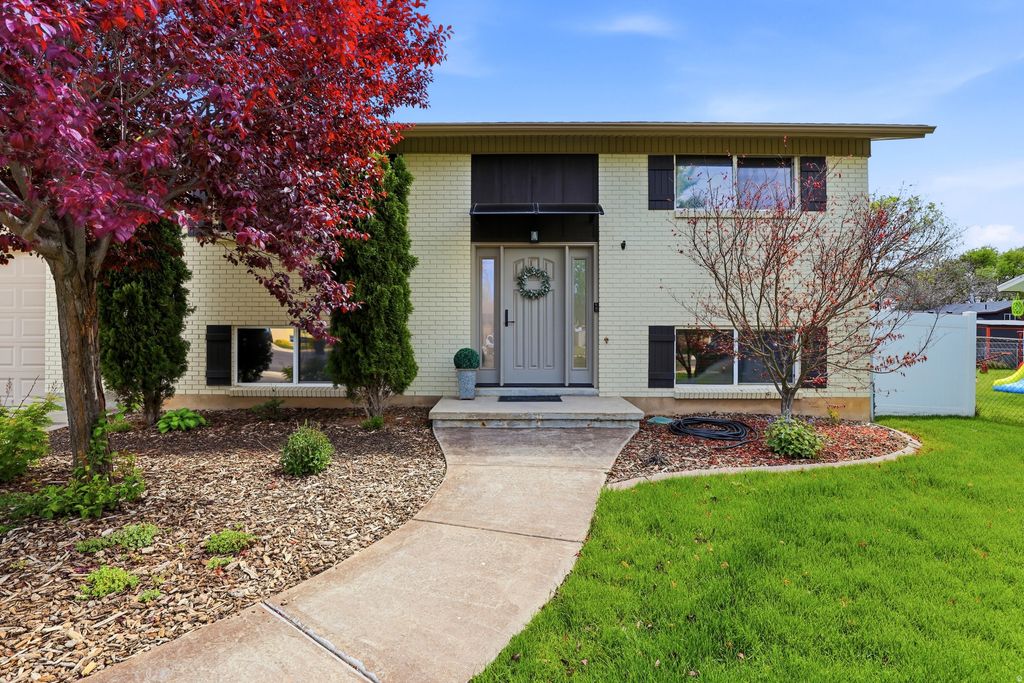 Photo of 611 W 1635 N, Clinton, UT 84015 (MLS # 2155551)