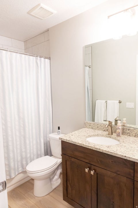 Tiny photo for 122 E 1050 N, Kaysville, UT 84037 (MLS # 2181825)