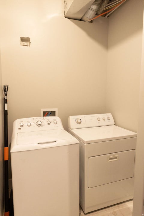 Tiny photo for 122 E 1050 N, Kaysville, UT 84037 (MLS # 2181825)