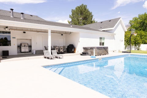 Tiny photo for 122 E 1050 N, Kaysville, UT 84037 (MLS # 2181825)