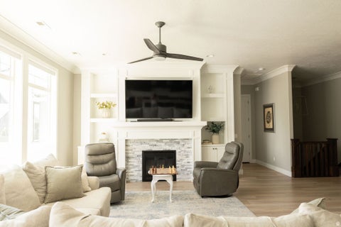Tiny photo for 122 E 1050 N, Kaysville, UT 84037 (MLS # 2181825)