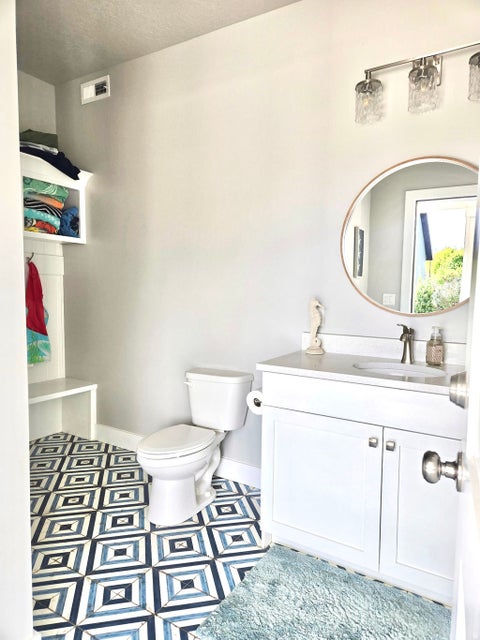 Tiny photo for 122 E 1050 N, Kaysville, UT 84037 (MLS # 2181825)
