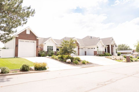 Tiny photo for 122 E 1050 N, Kaysville, UT 84037 (MLS # 2181825)