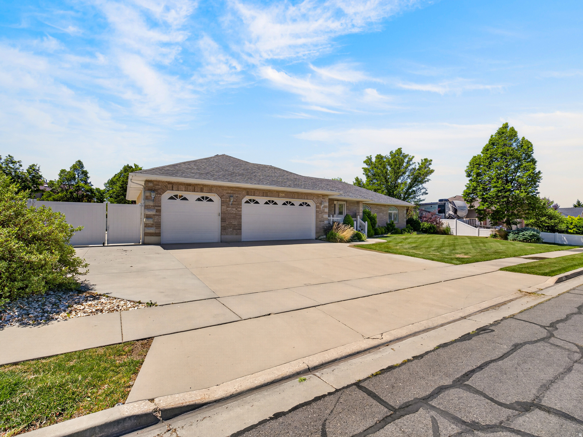 BROOKSFIELD ESTATES - Residential