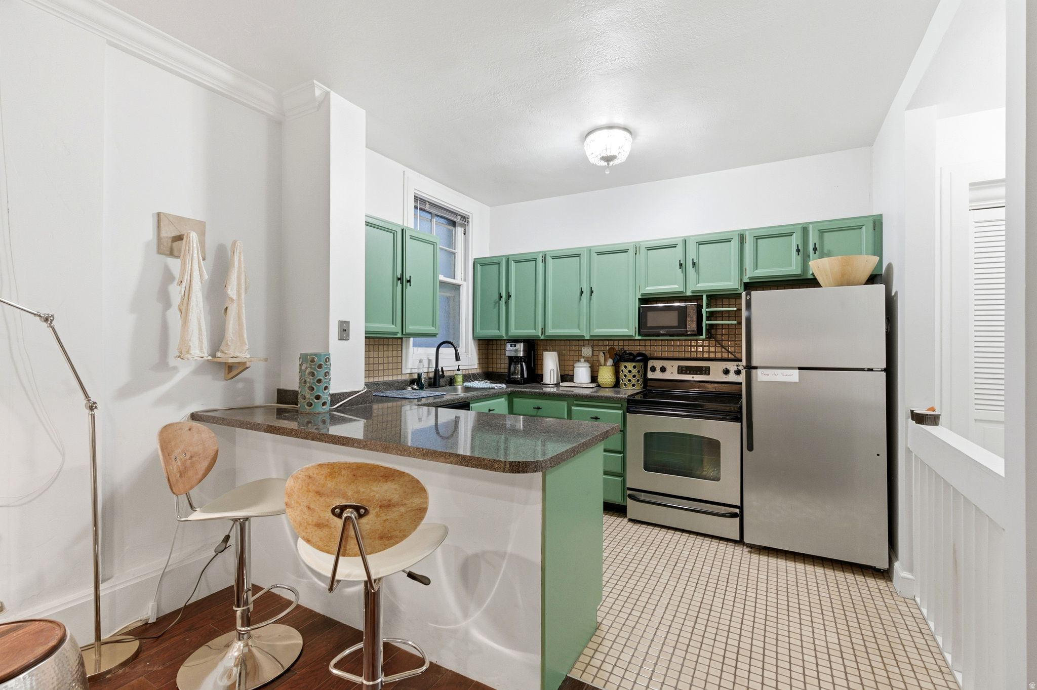 BELVEDERE CONDM - Residential