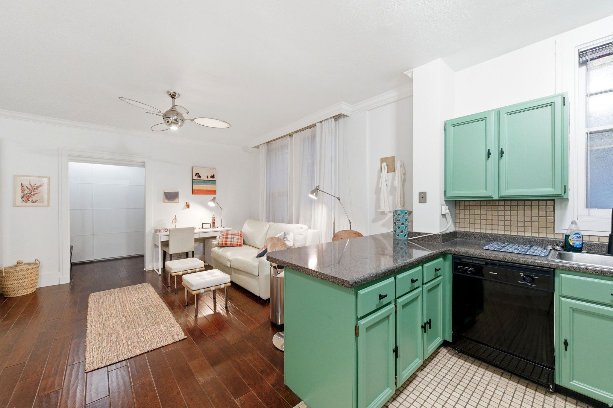 BELVEDERE CONDM - Residential