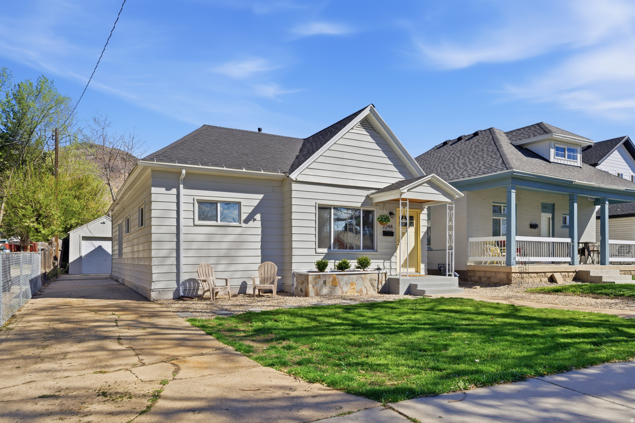 Main image without alt text