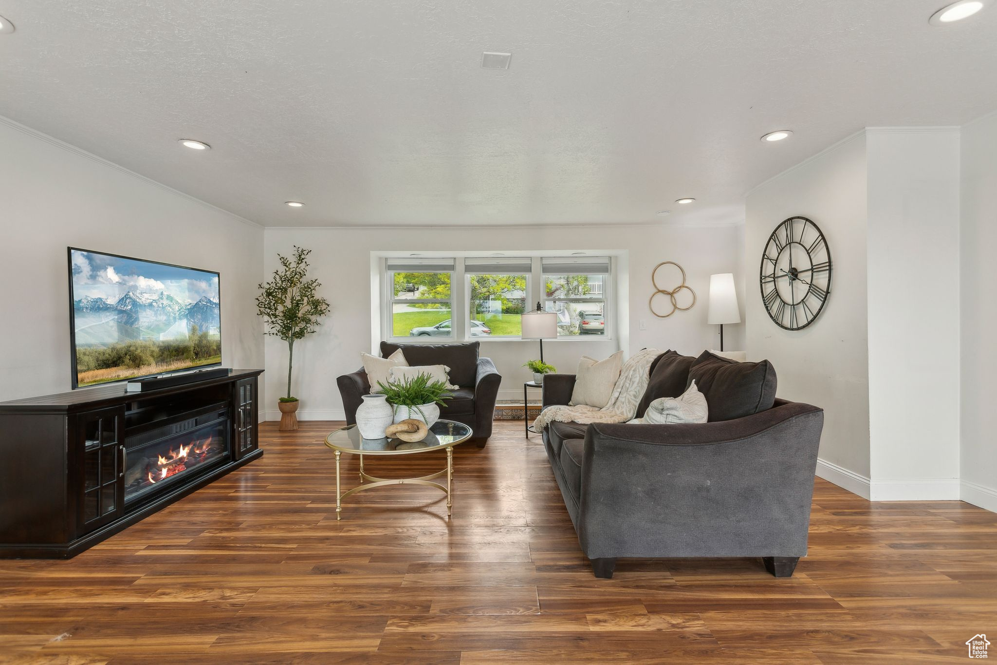 Sandy, Utah 84094, United States, 5 Bedrooms Bedrooms, ,3 BathroomsBathrooms,Residential,Pending,133357