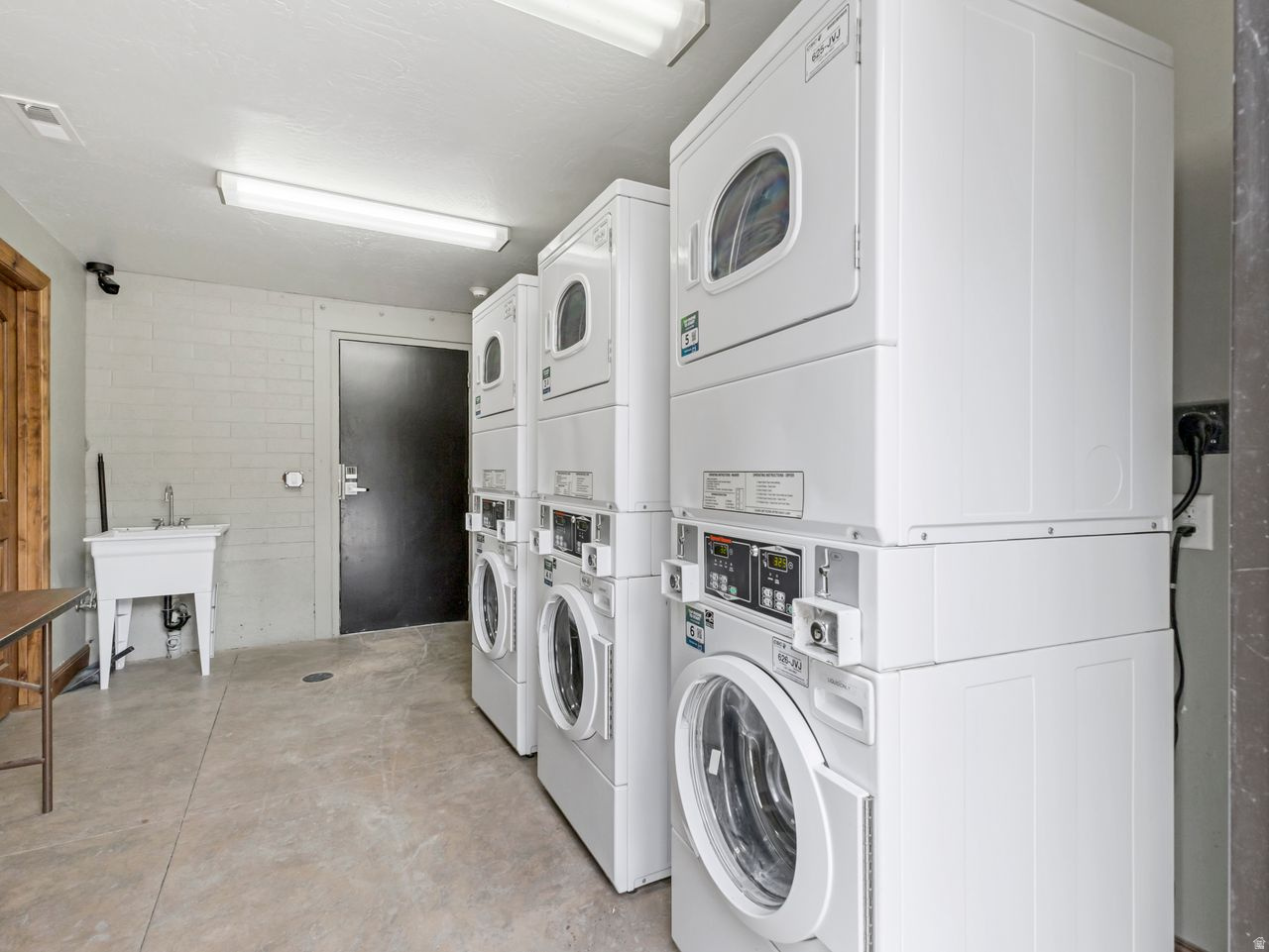 PARK AVENUE CONDOMINIUMS - Residential