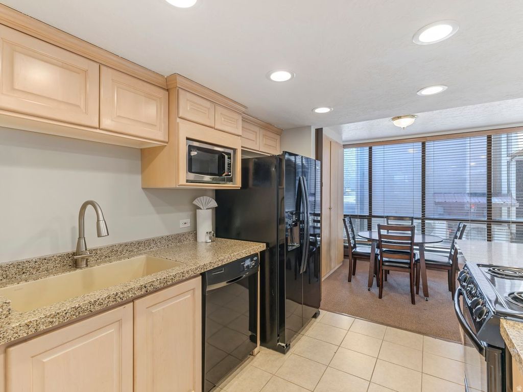 Photo of 1720 CAPTAIN MOLLY DR, Park City, UT 84060 (MLS # 2152049)