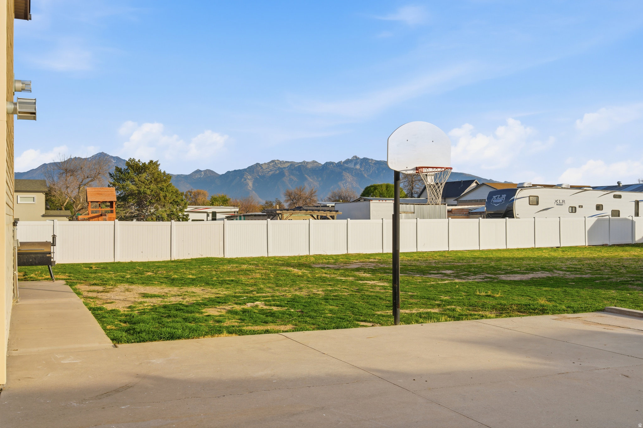 BRIDLE ACRES SUB - Residential