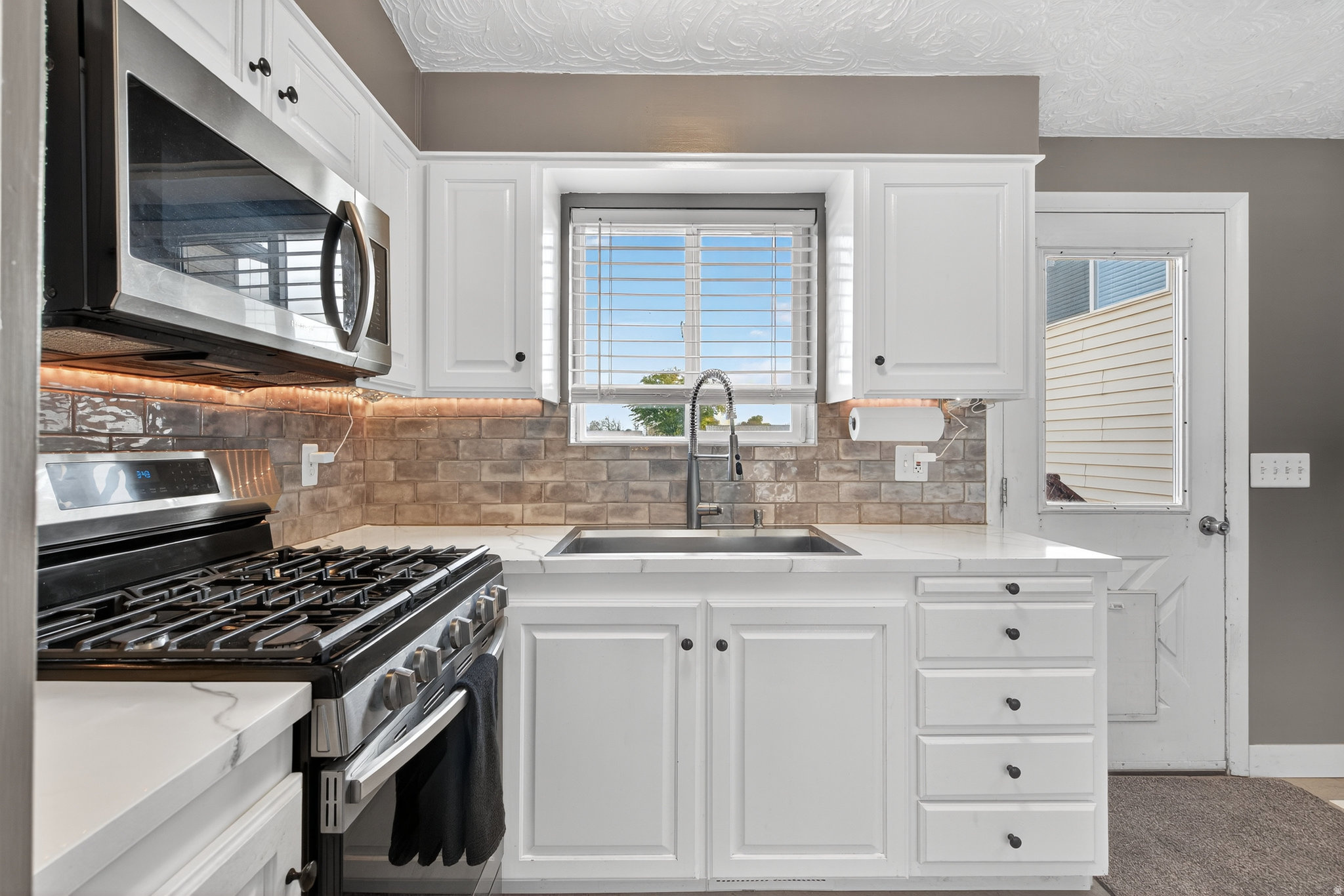 BRIDLE ACRES SUB - Residential