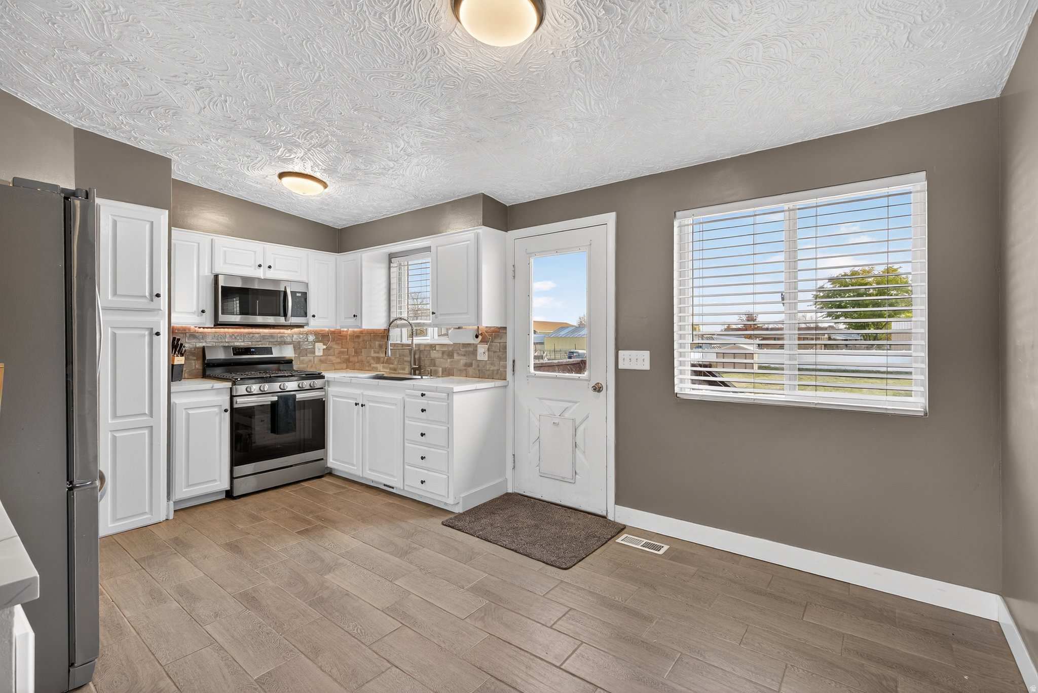 BRIDLE ACRES SUB - Residential