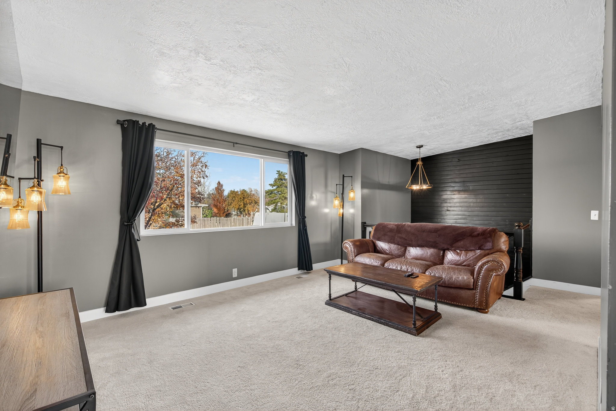 BRIDLE ACRES SUB - Residential