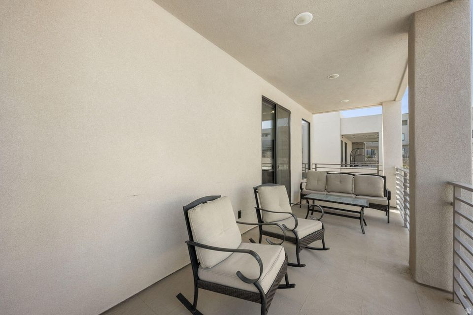 LOFTS AT GREEN VALLEY PH 1 - Residential