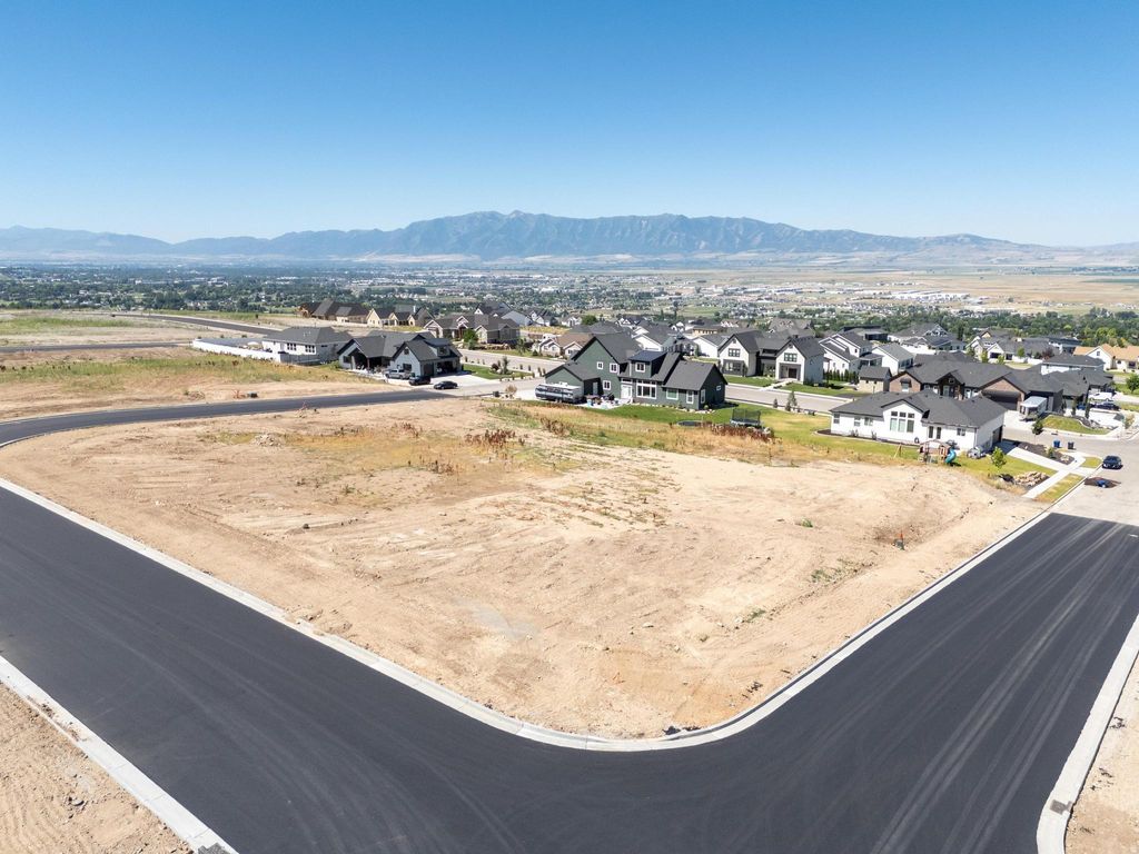 Photo of 1112 E 100 N #73, Hyde Park, UT 84318 (MLS # 2148693)