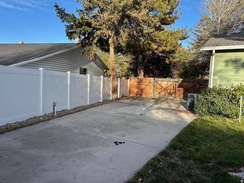 Tiny photo for 5346 S QUEENSWOOD DR, Taylorsville, UT 84129 (MLS # 2125976)