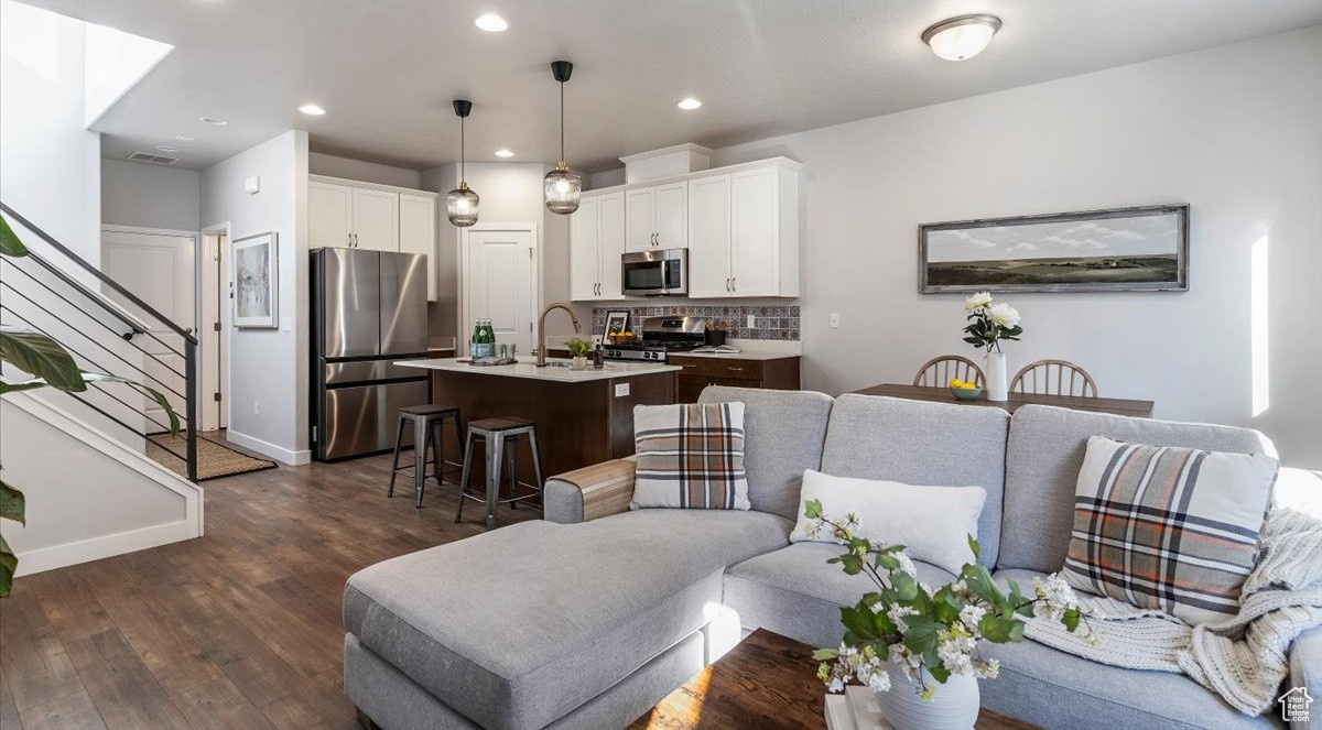SALT POINT - Residential