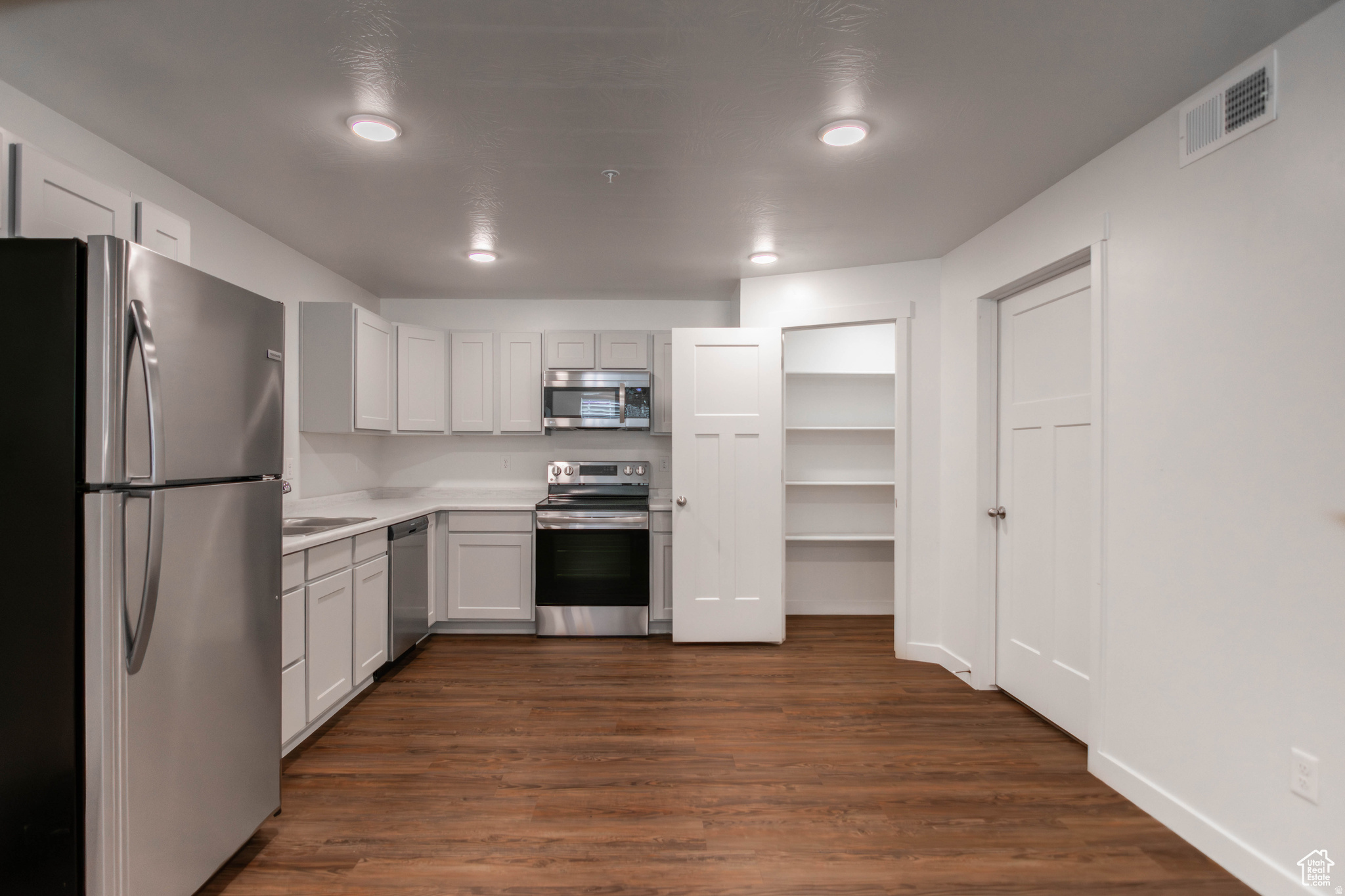 BLACKSTONE FARMS - Residential Income